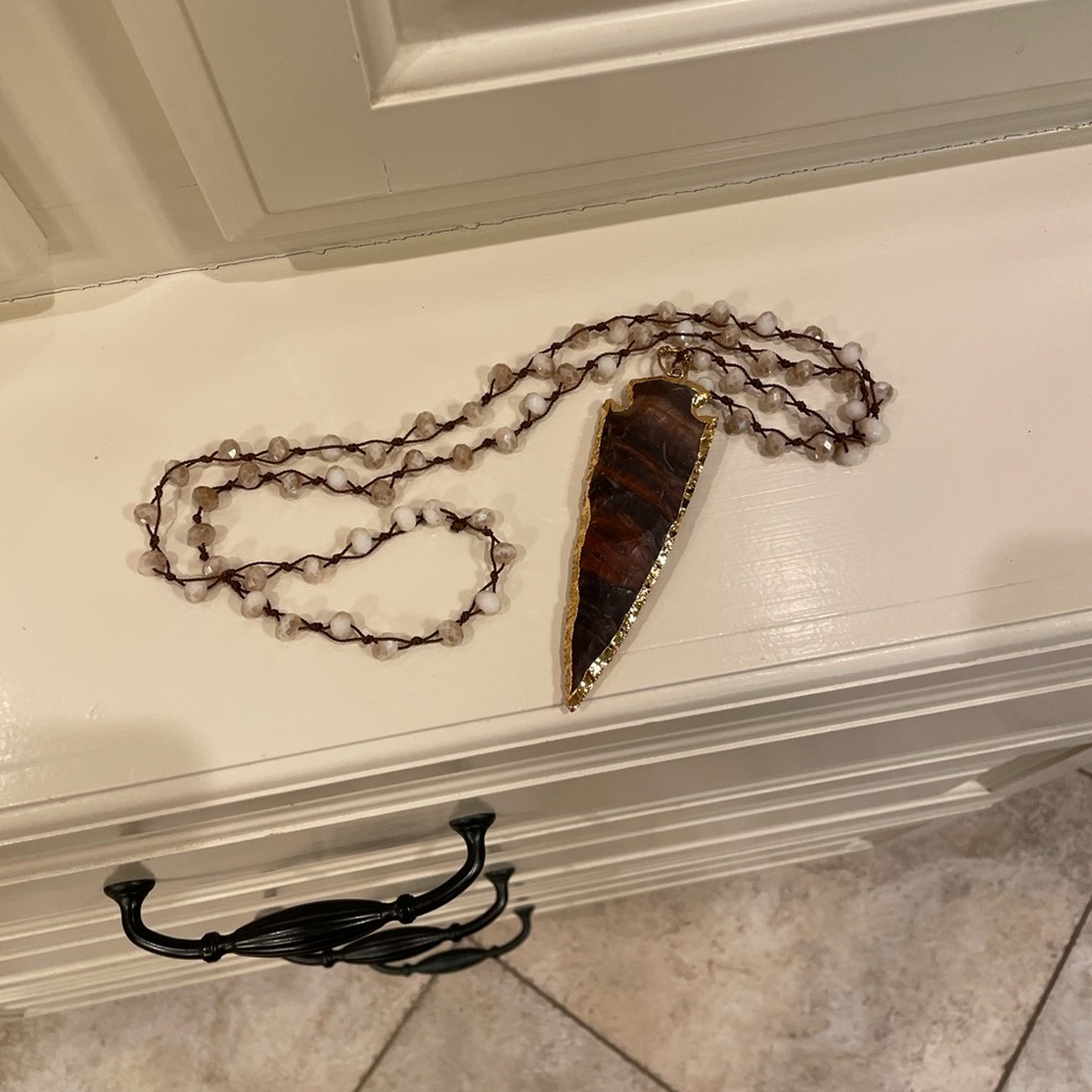 Brown Arrowhead Pendant Necklace